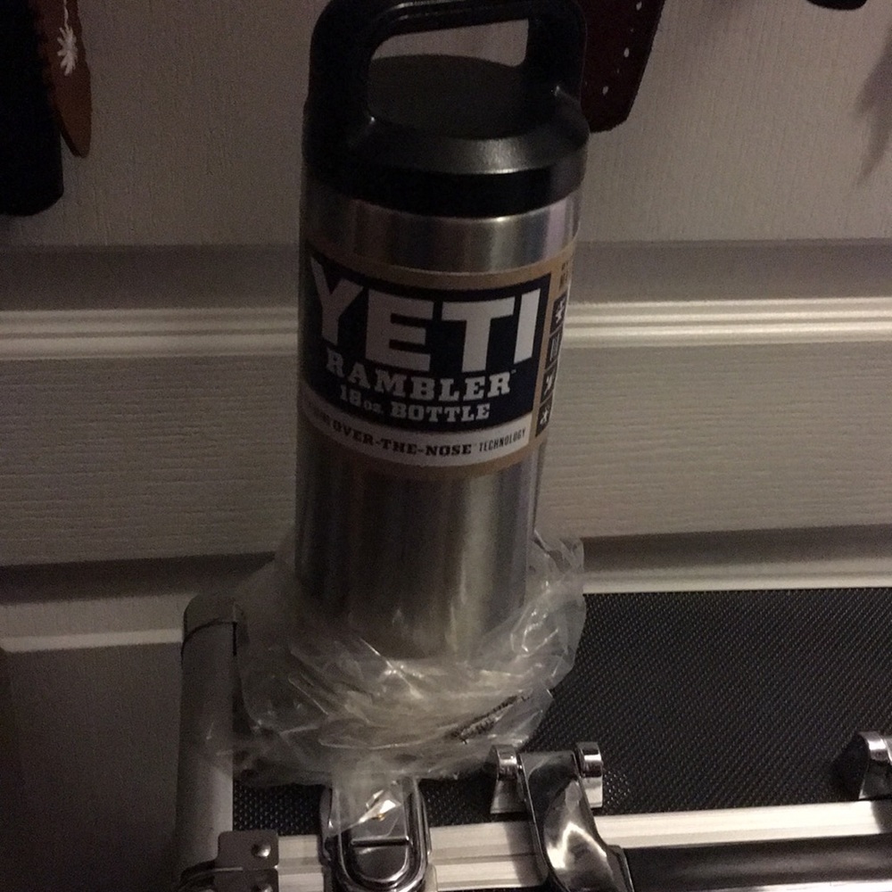 Yeti Rambler 18oz new